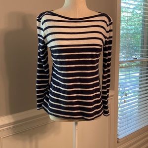 ❤️Gap Shirt Size Small Navy & White Stripe!
